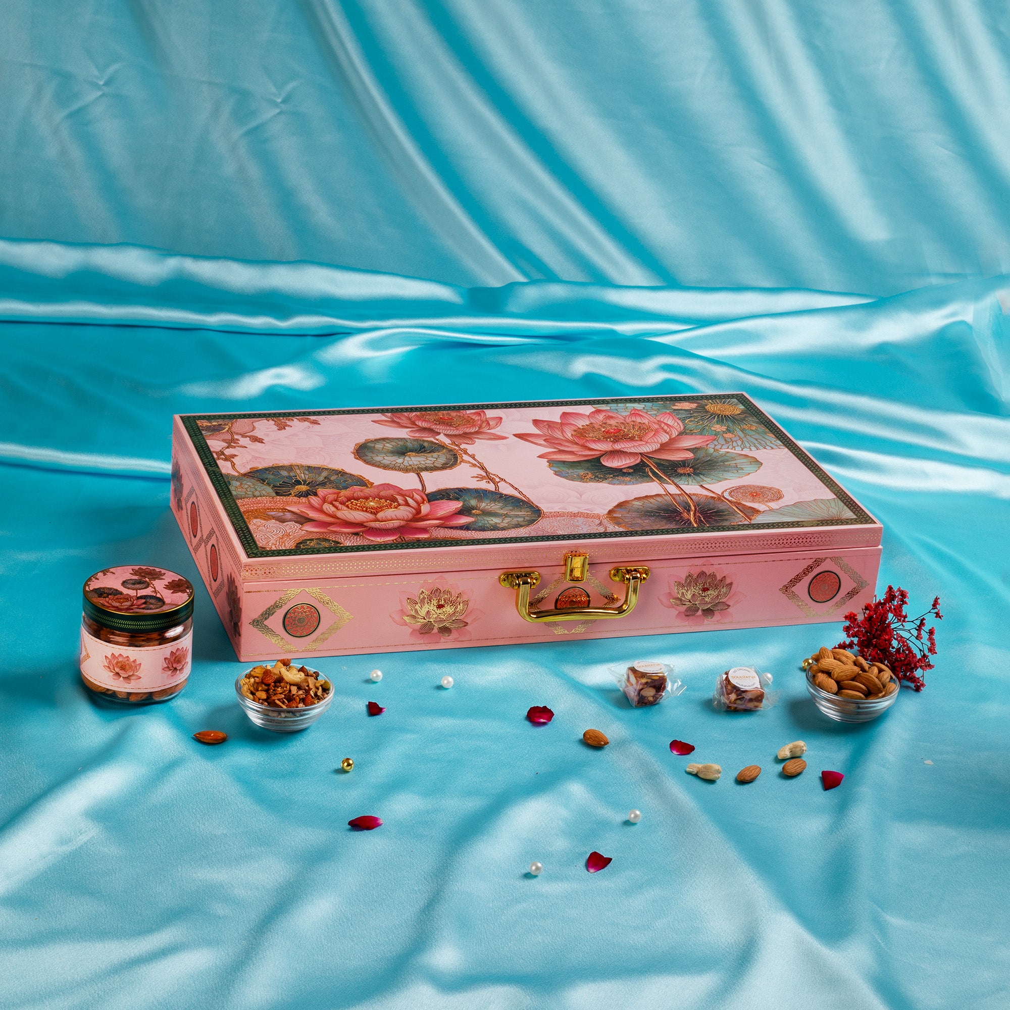 Luxury Lagoon Box
