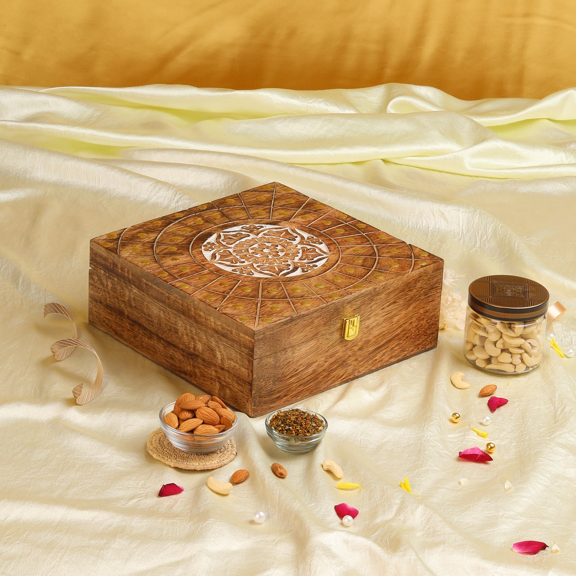 Mango Wood 4 Jar Box